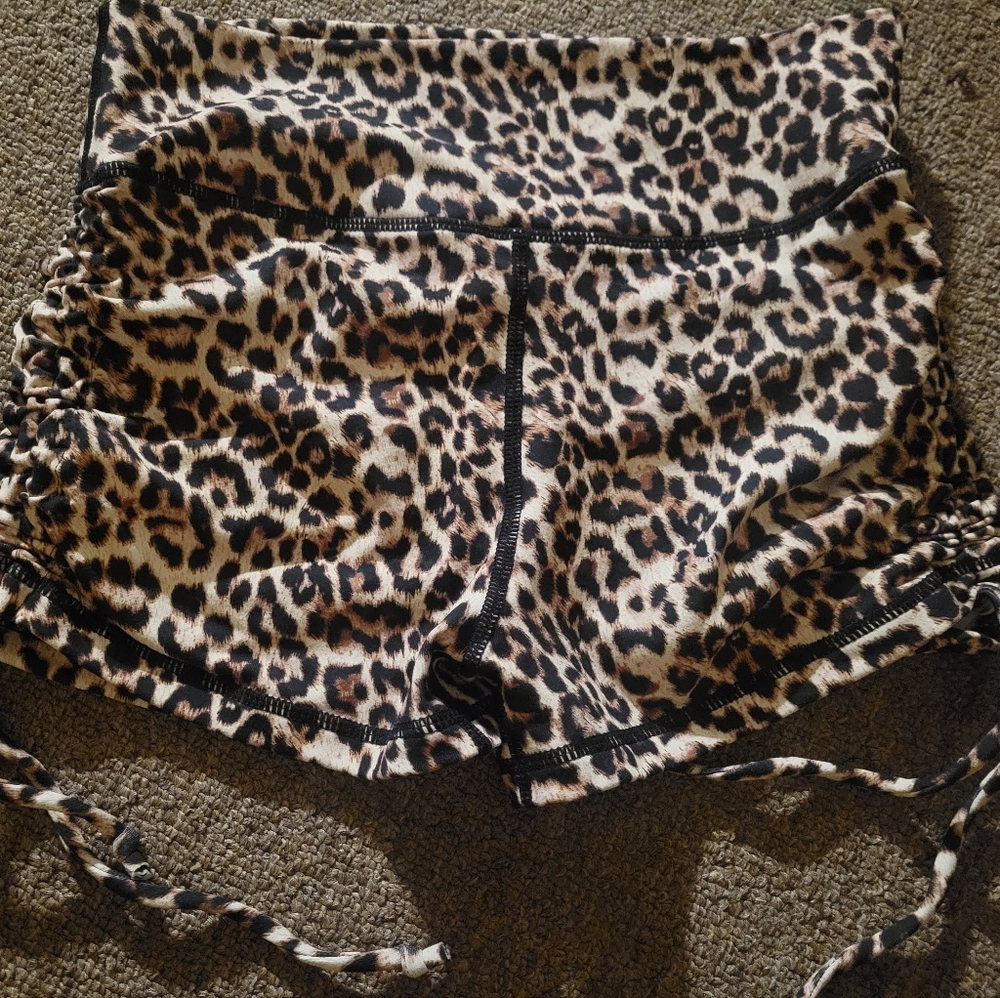 Zyia Leopard Brilliant Double Scrunchy Hustle Shorts